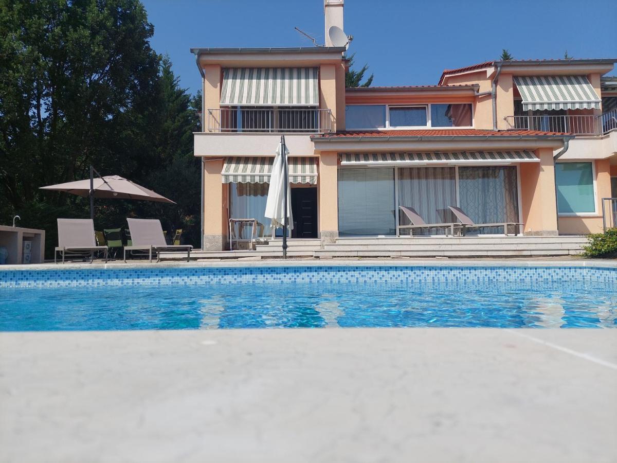 רייקה Apartments In Villa Azra מראה חיצוני תמונה