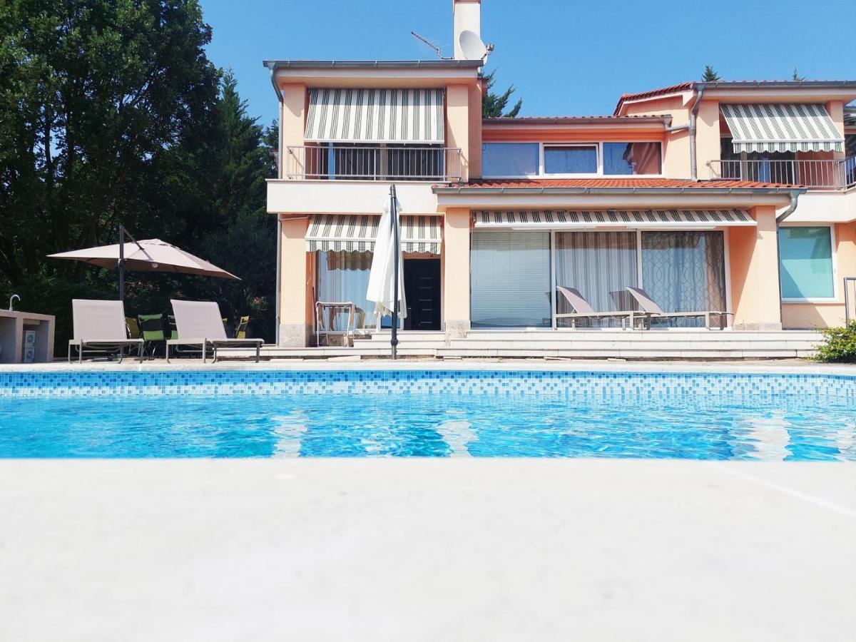רייקה Apartments In Villa Azra מראה חיצוני תמונה
